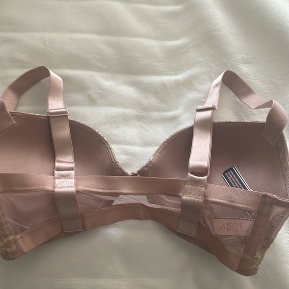 Victoria’s Secret very sexy push up bra 32D - Picture 3 of 4